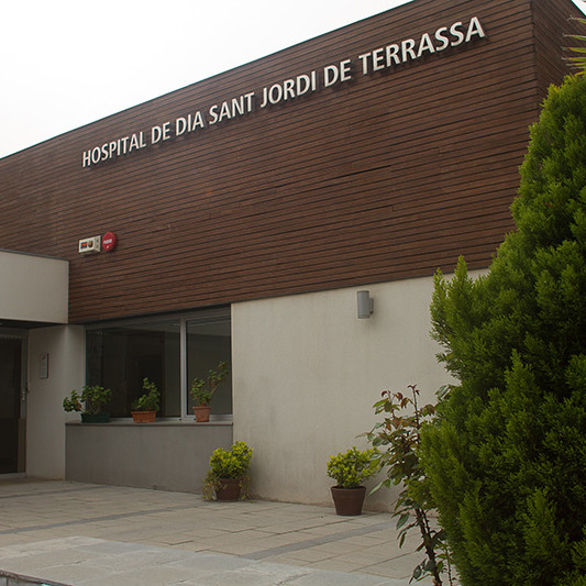 hospital dia st jordi façana uai by Kellenfol Ad.