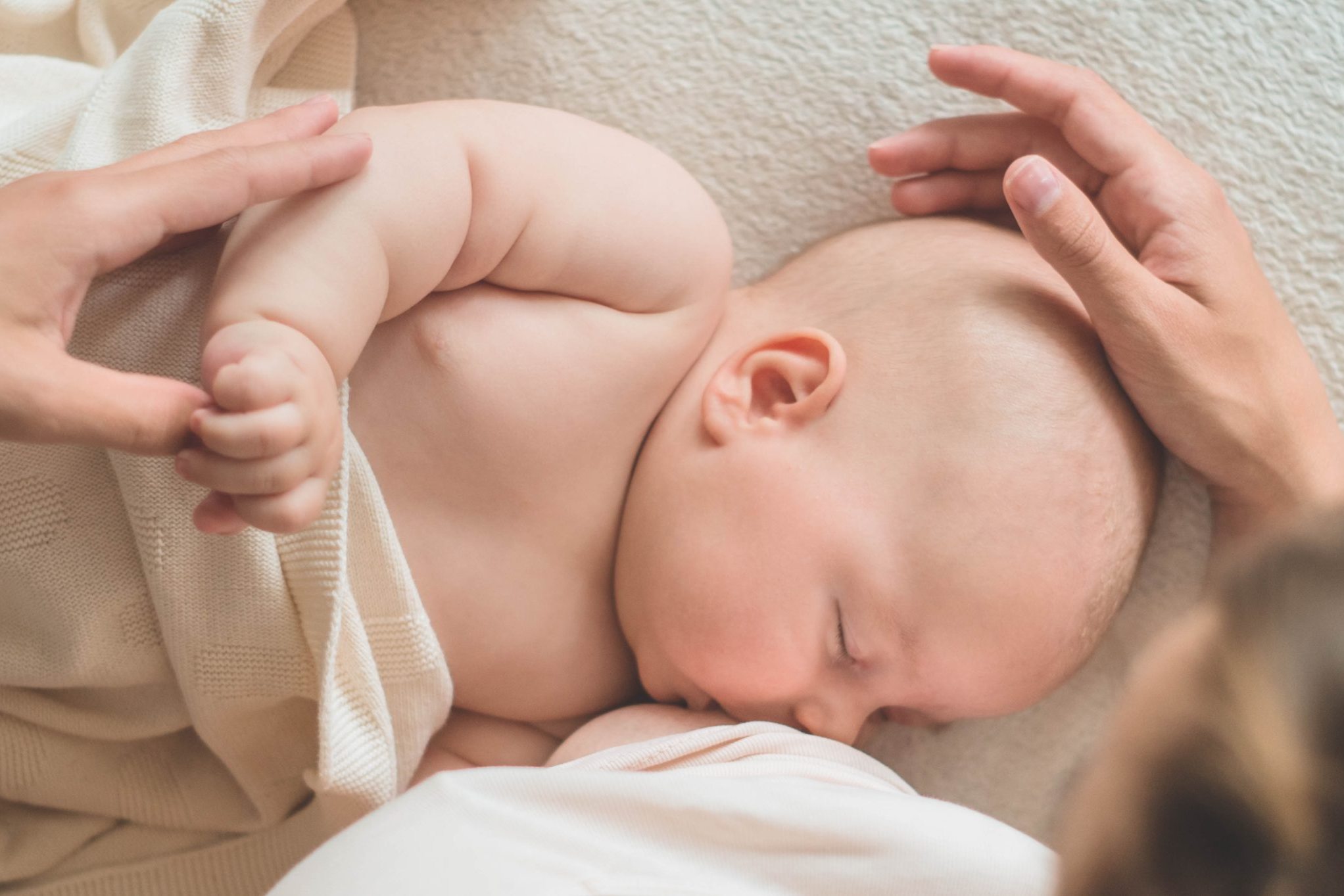 8-beneficis-de-la-lactancia-materna-tant-per-a-la-mare-com-per-al-nado-salutimes